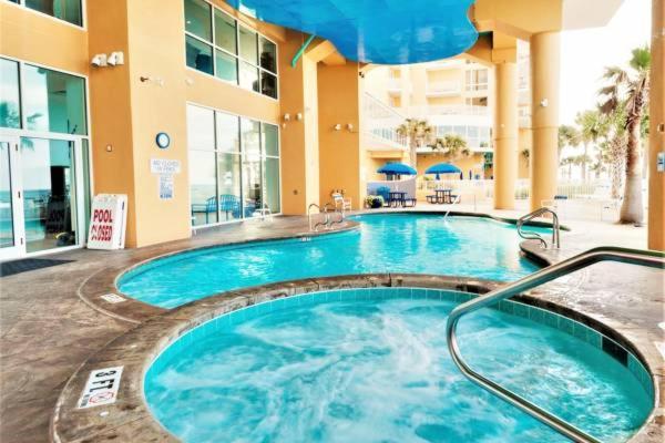 Apartment Splash Ocean-front Luxury Two-bedroom